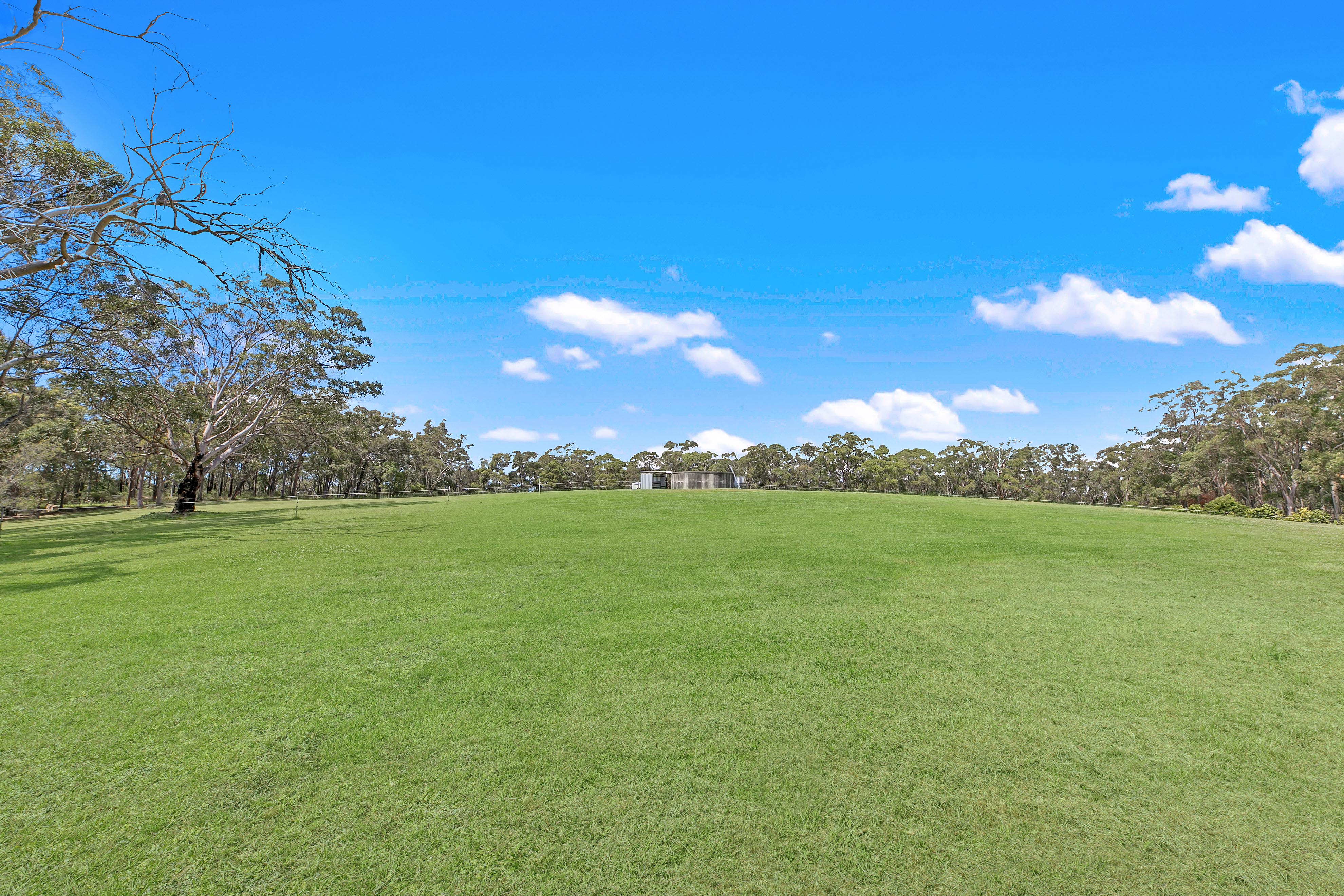 17 Canoelands Road, Canoelands House And Land For Sale In Canoelands