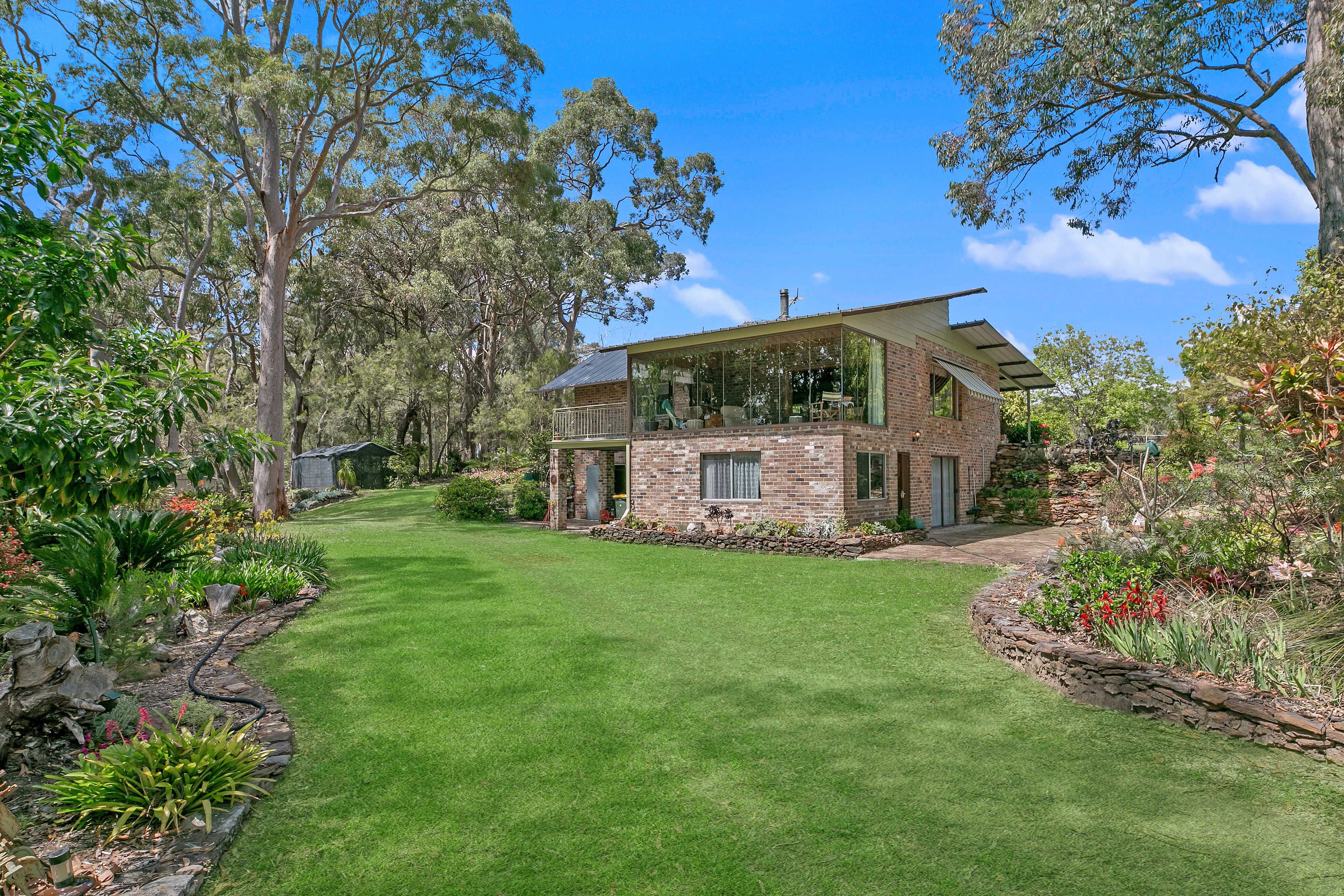 17 Canoelands Road, Canoelands House And Land For Sale In Canoelands