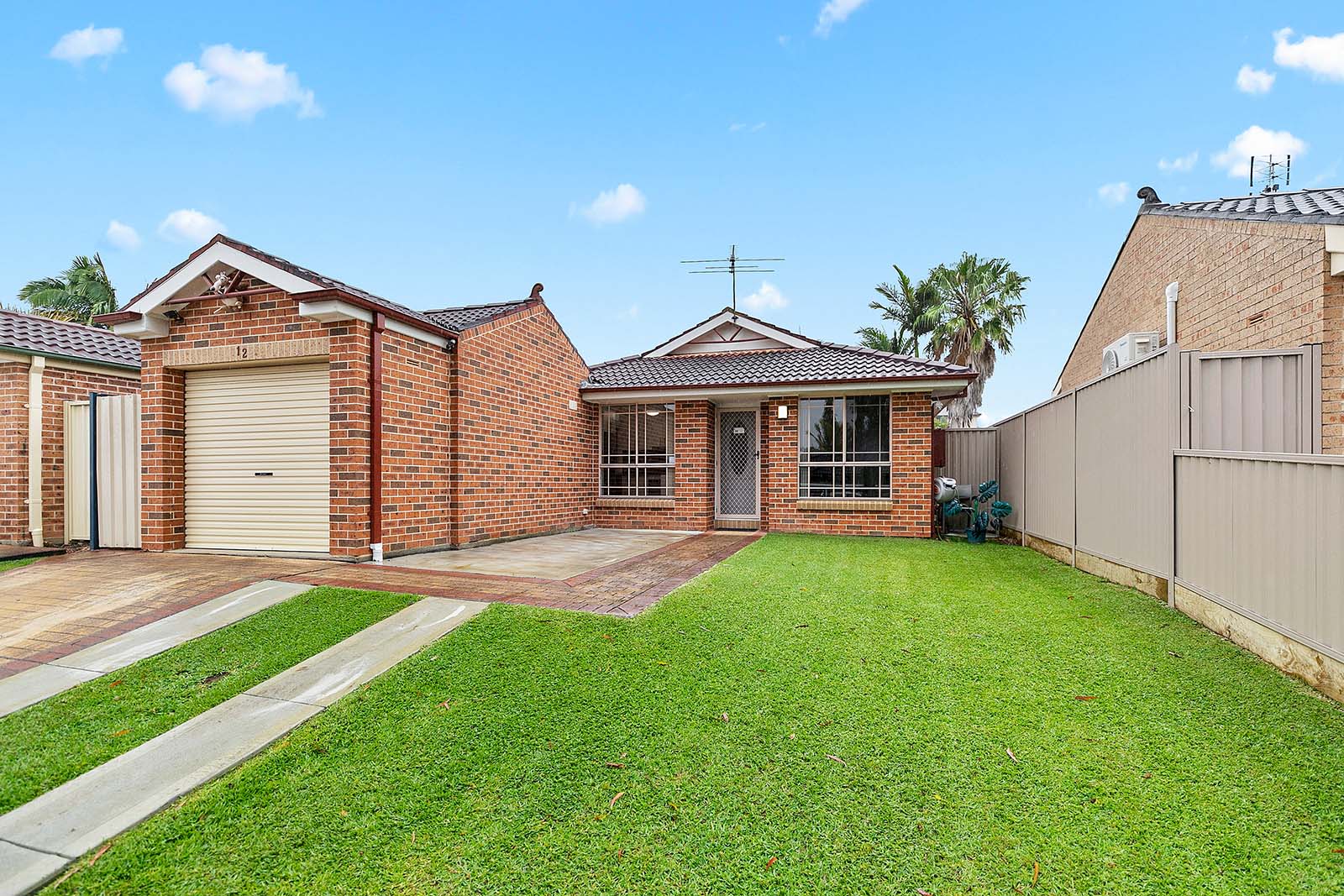 12 Fernhill Avenue, Hamlyn Terrace House For Sale In Hamlyn Terrace
