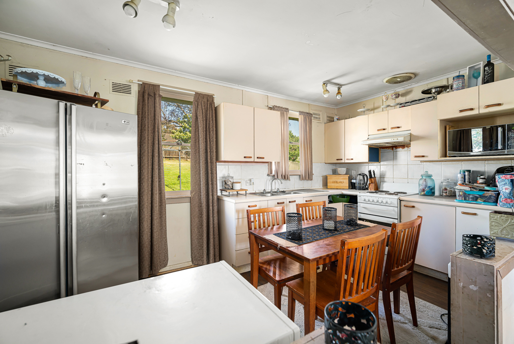 10 Aberdeen Road, Busby House For Sale In Busby Wiseberry