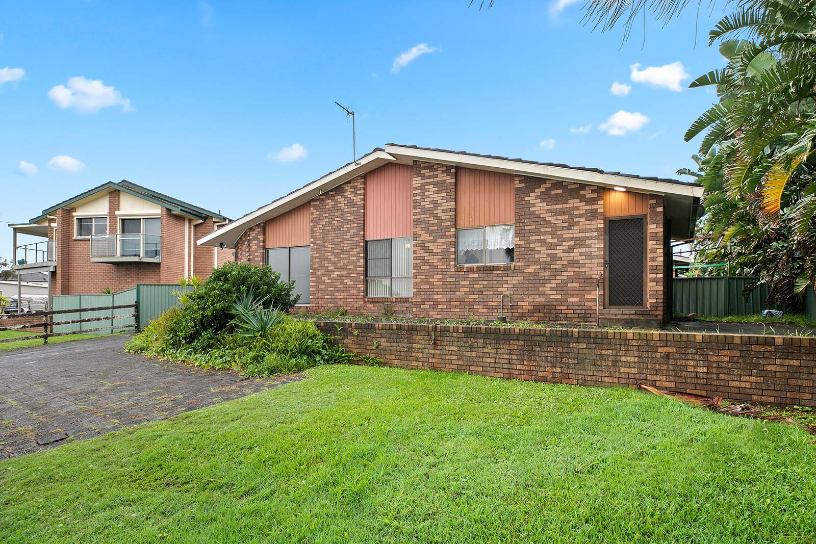 2 Mary Street, Gorokan House For Sale In Gorokan Wiseberry