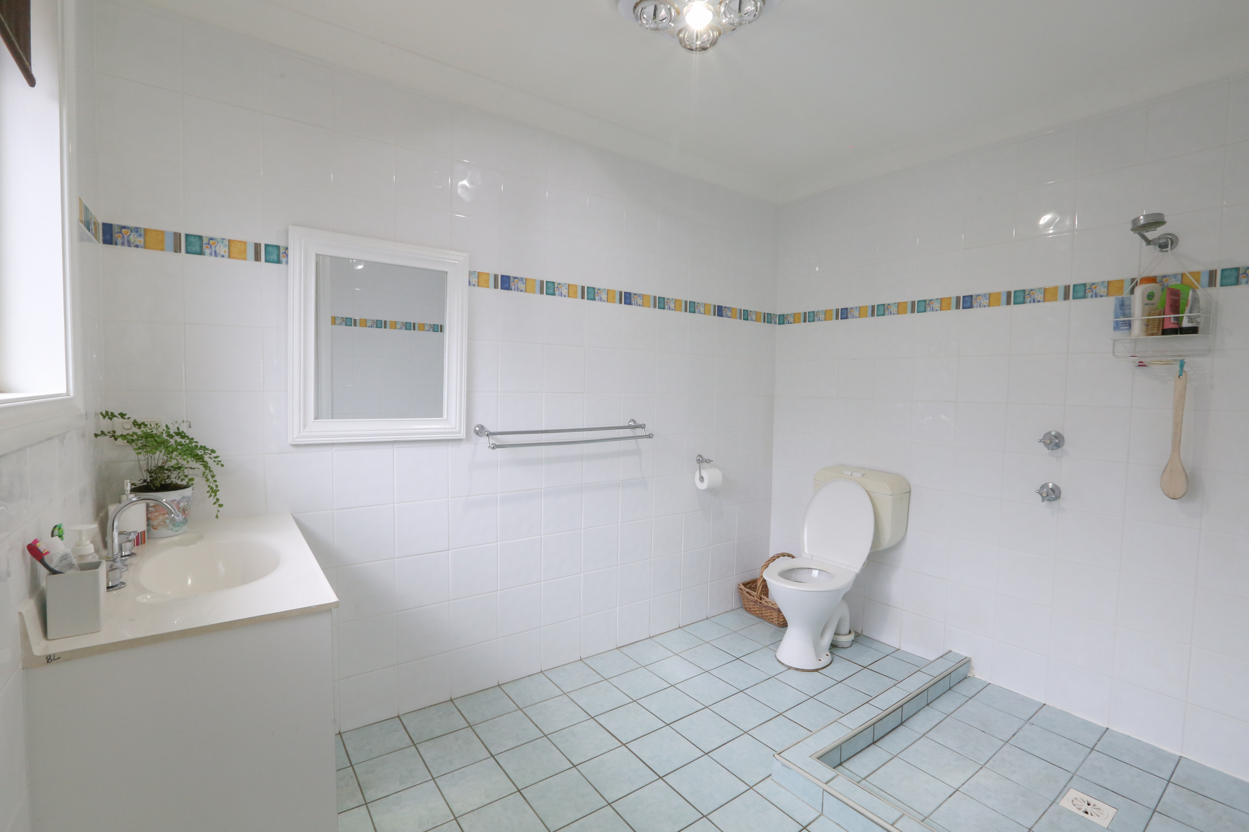 17 Grand Parade, Glossodia House For Sale In Glossodia Wiseberry