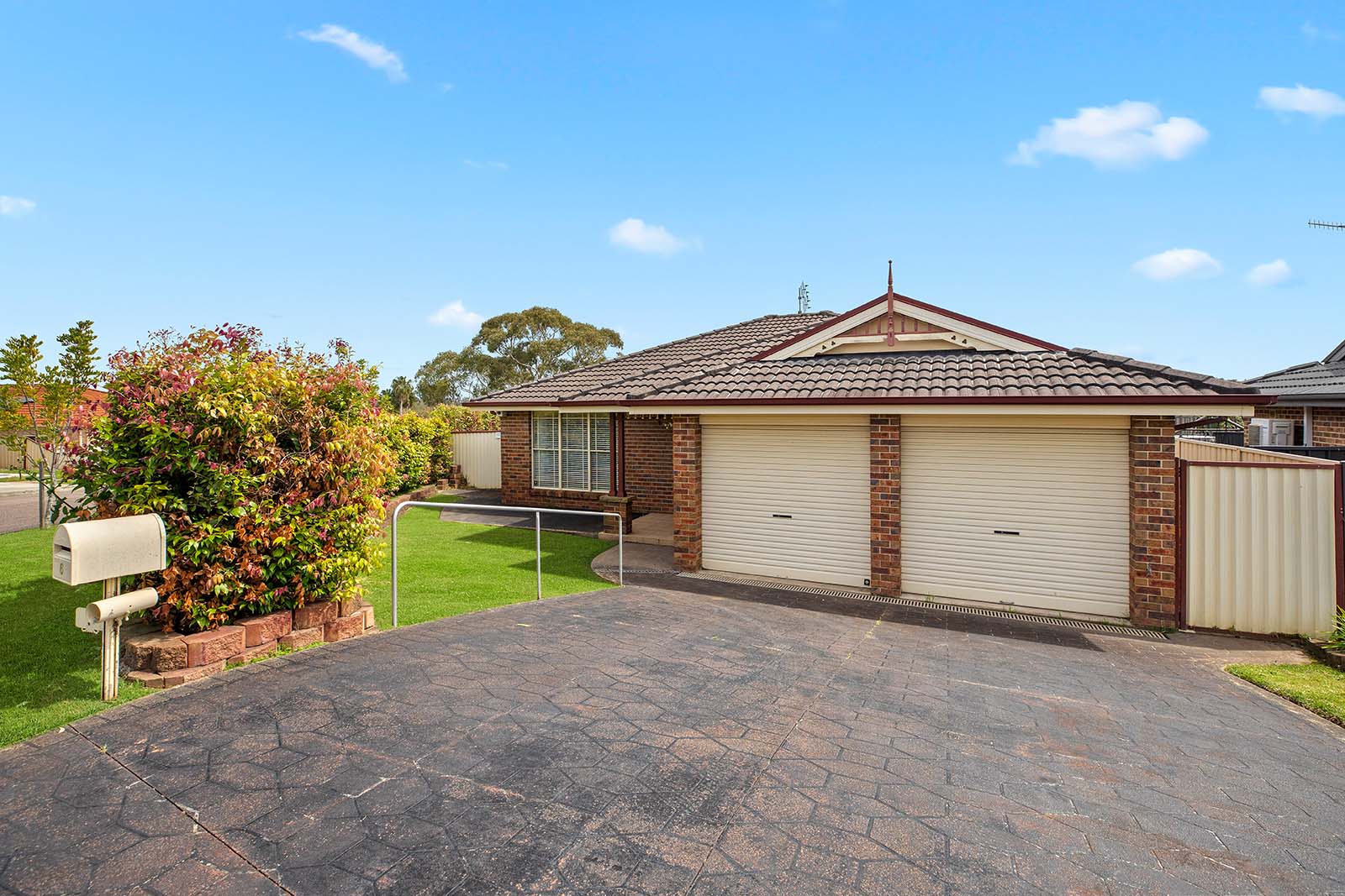 6 Highland Crescent, Hamlyn Terrace For Sale In Hamlyn Terrace