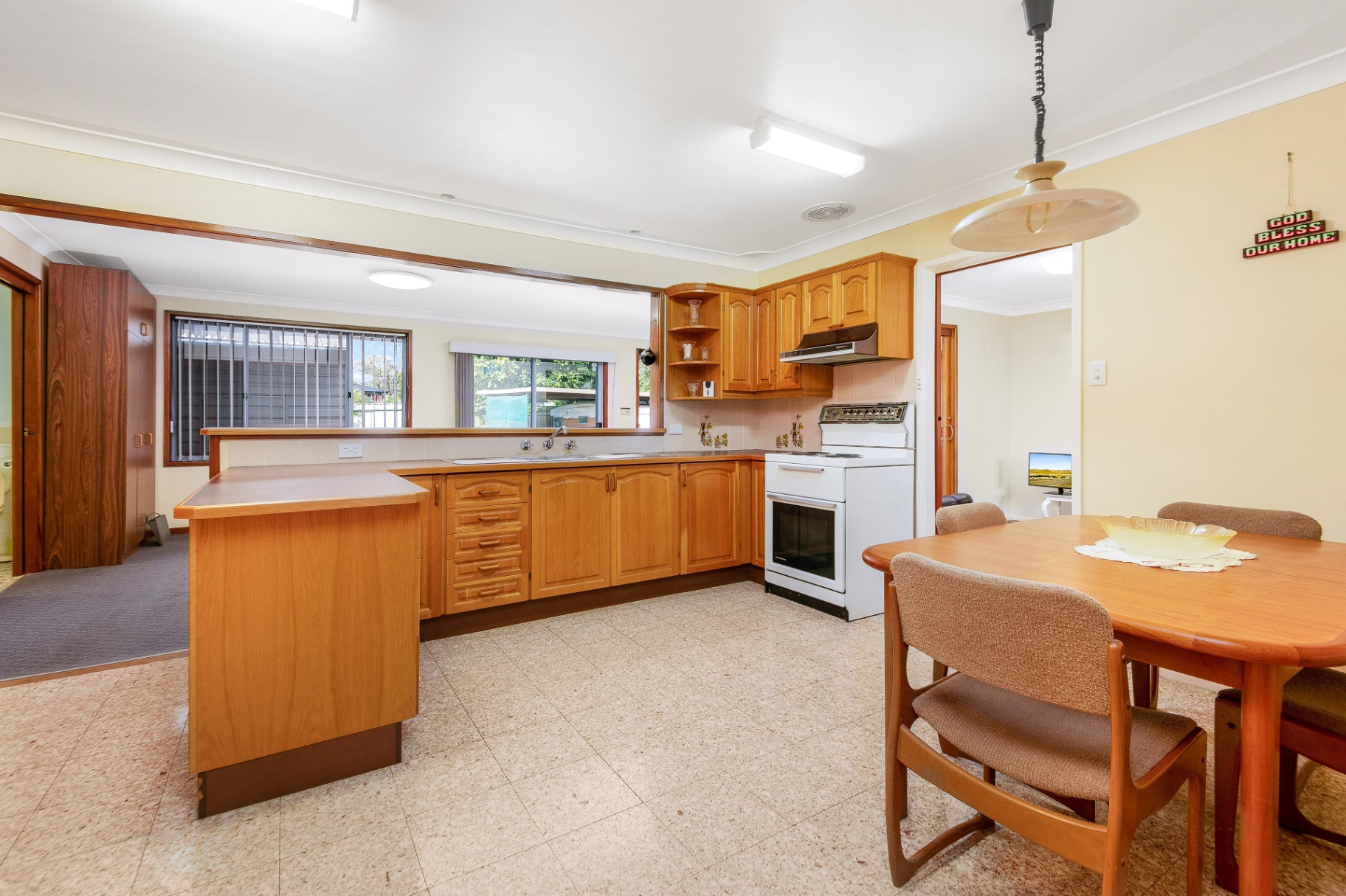 5 Whitemore Avenue, Hall House For Sale In Hall