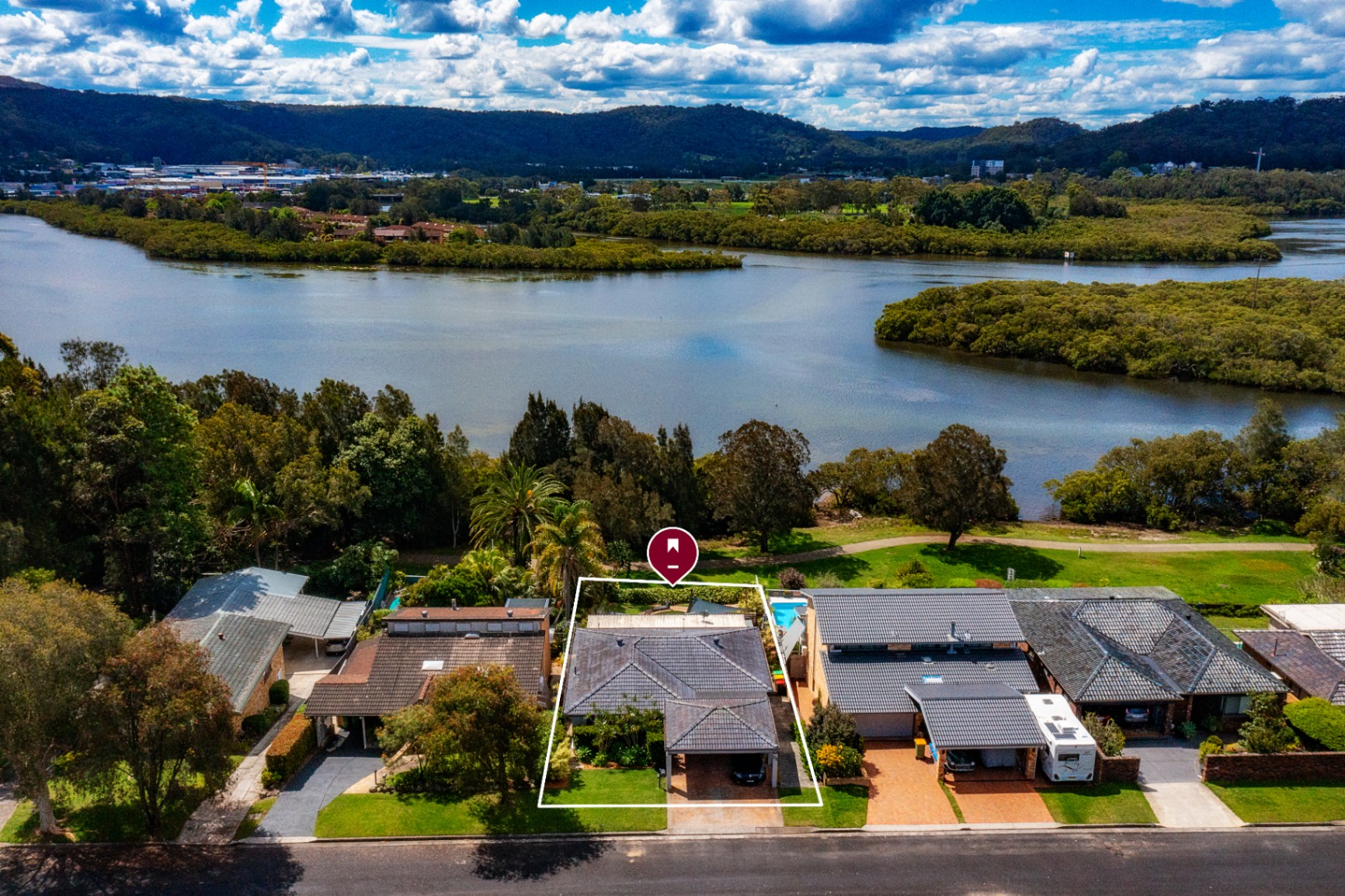 32 Matthews Parade, Point Clare House For Sale In Point Clare Wiseberry