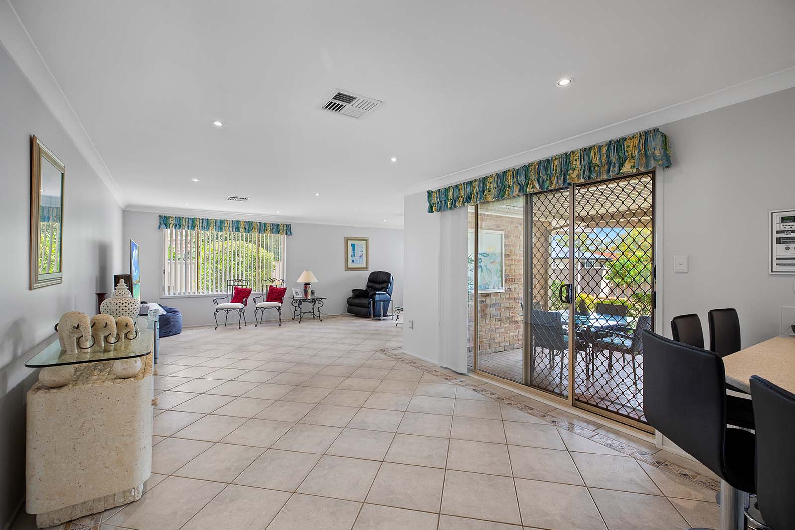 9 Lady Laurel Drive, Blue Haven For Sale In Blue Haven Wiseberry