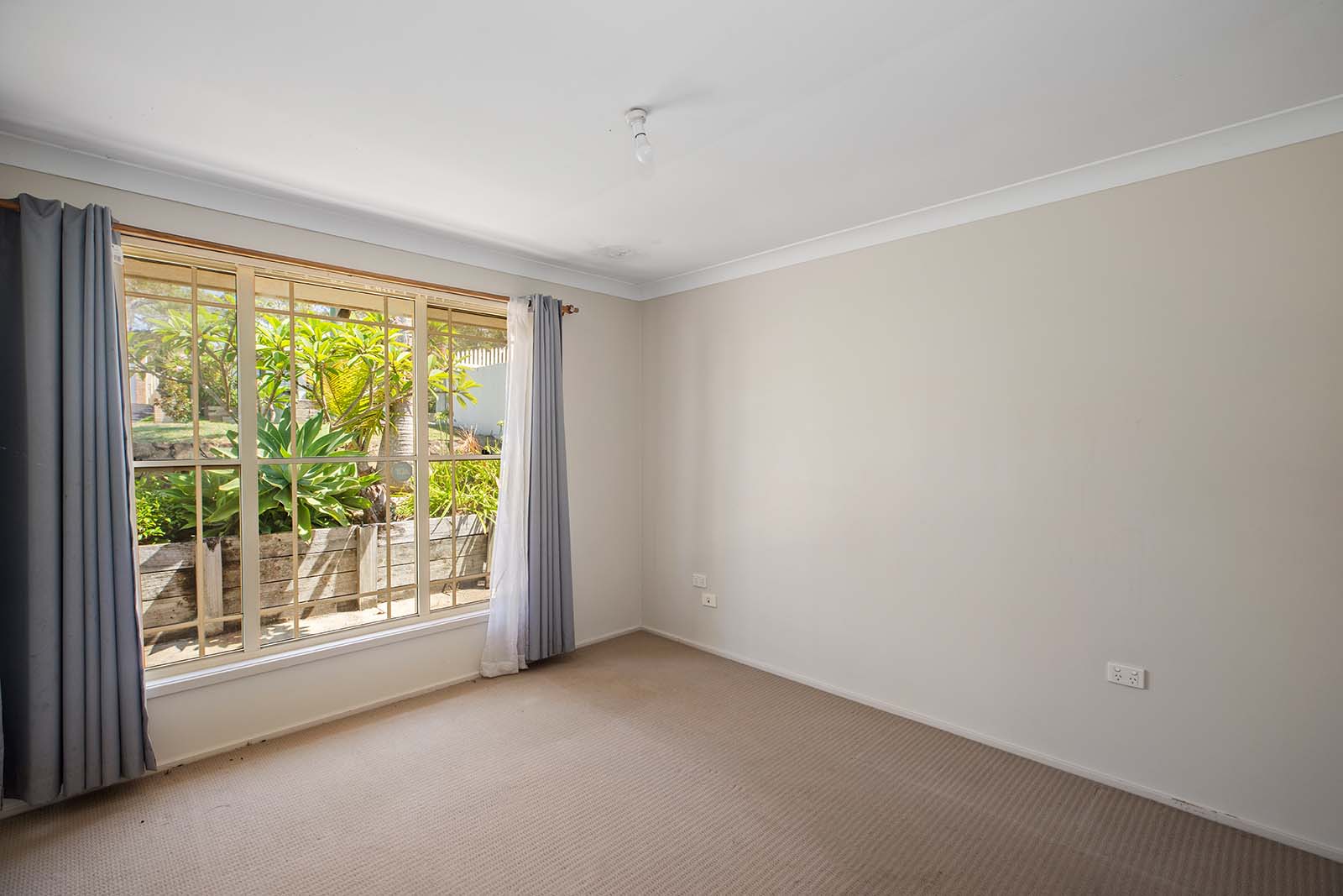 92 Yeramba Road, Summerland Point For Sale In Summerland Point