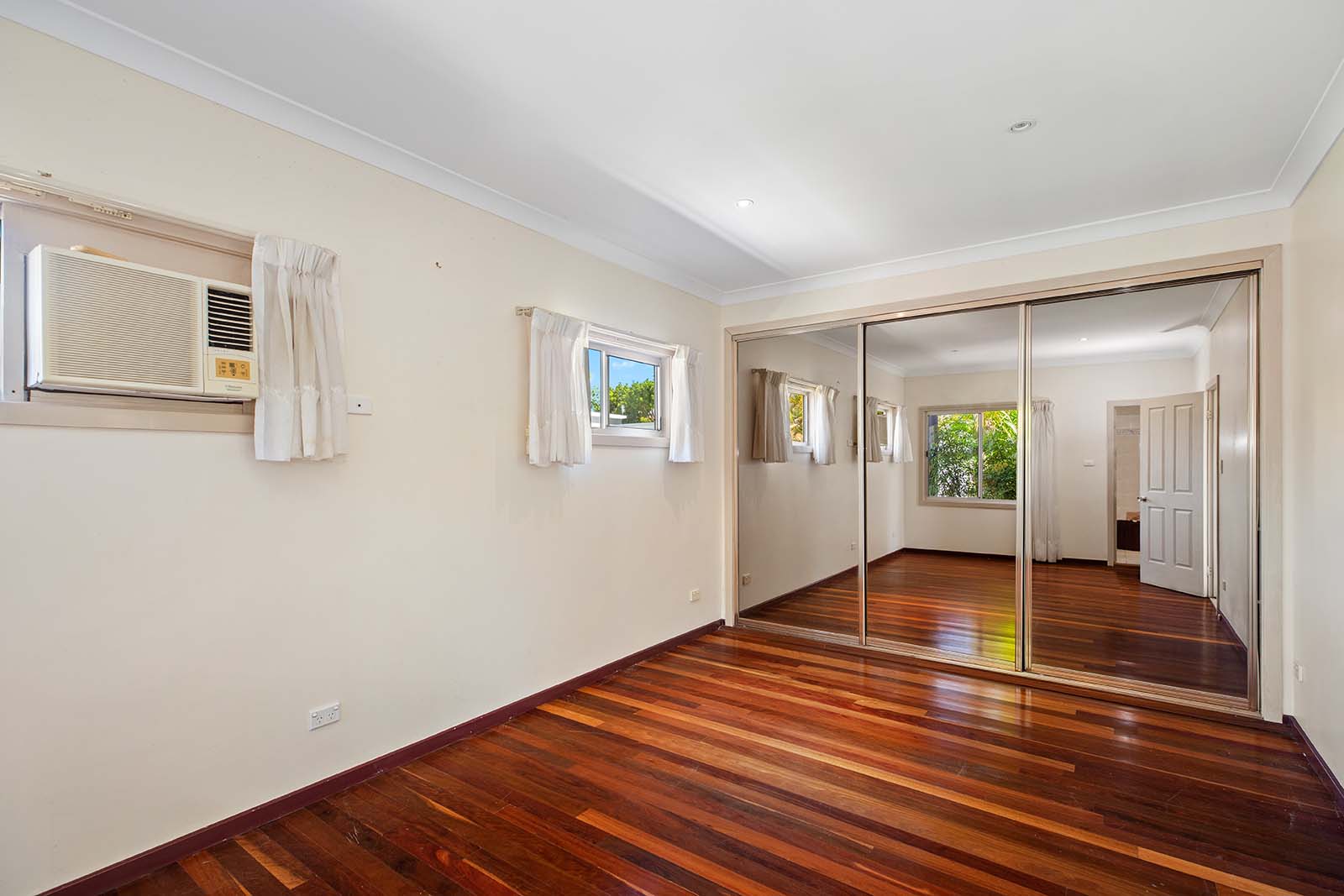 29 Waverley Street, Mannering Park For Sale In Mannering Park Wiseberry