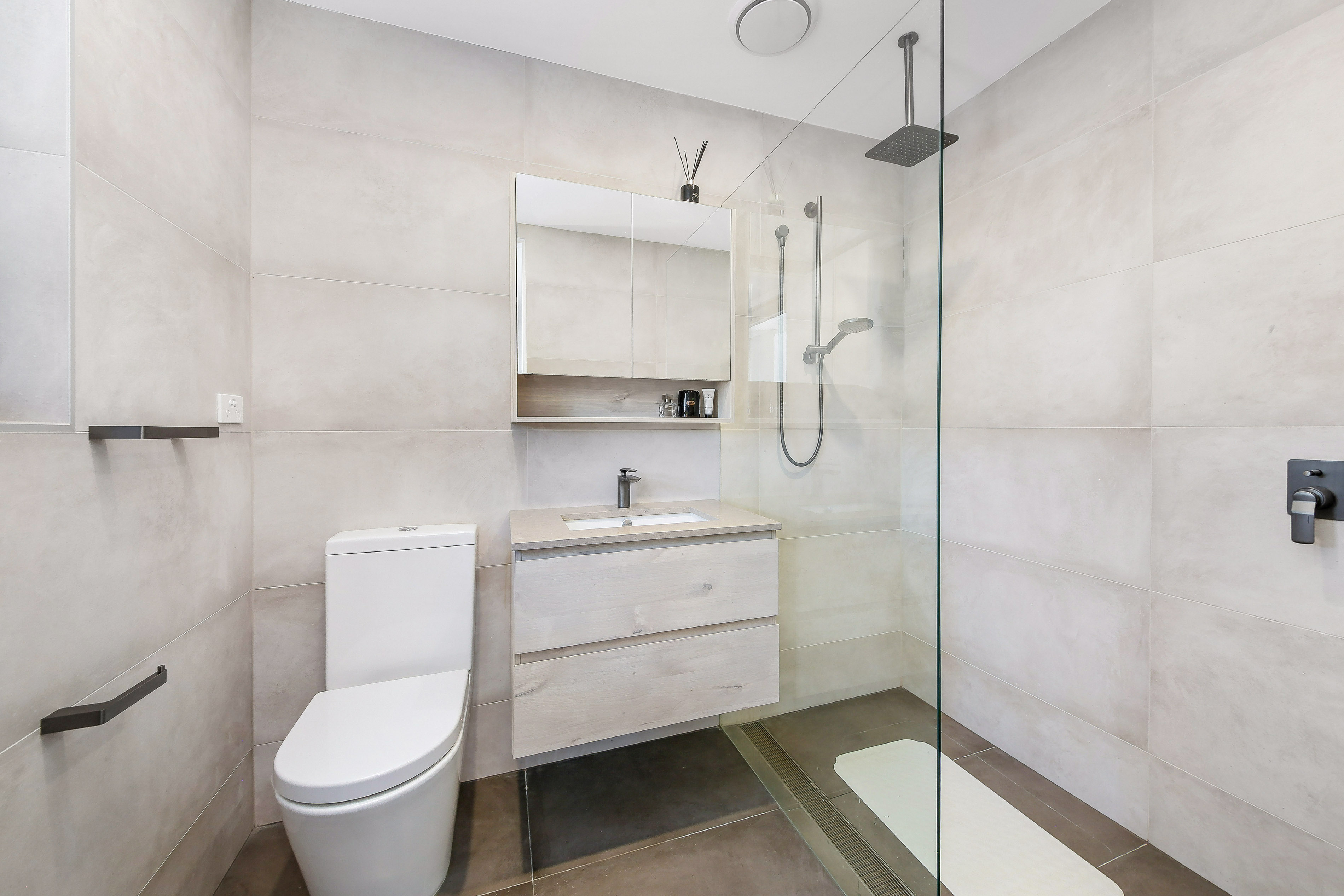 5a Suva Crescent, Greenacre Duplex For Sale In Greenacre Wiseberry