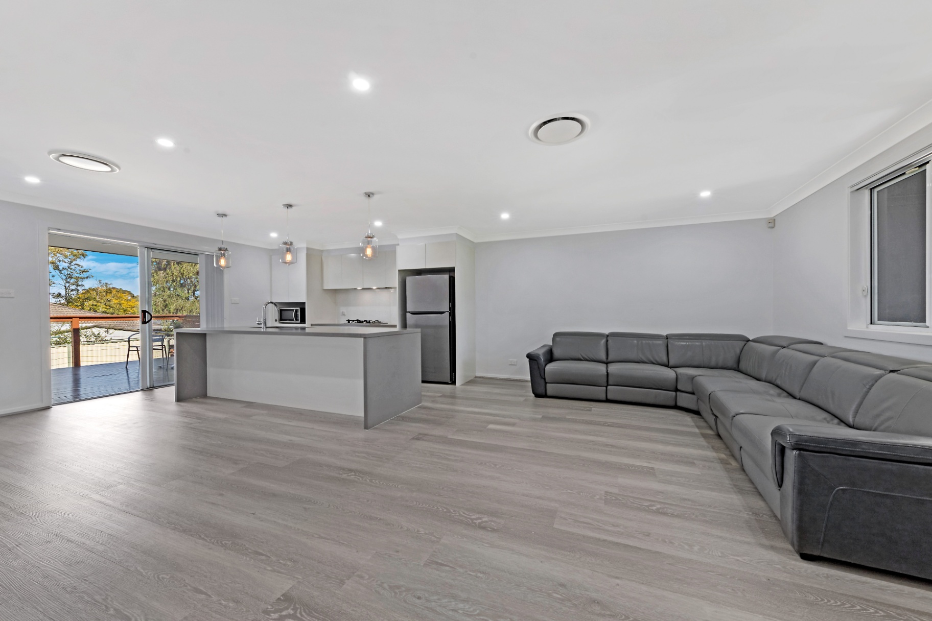 3 Ryan Crescent, Riverstone House For Sale In Riverstone Wiseberry