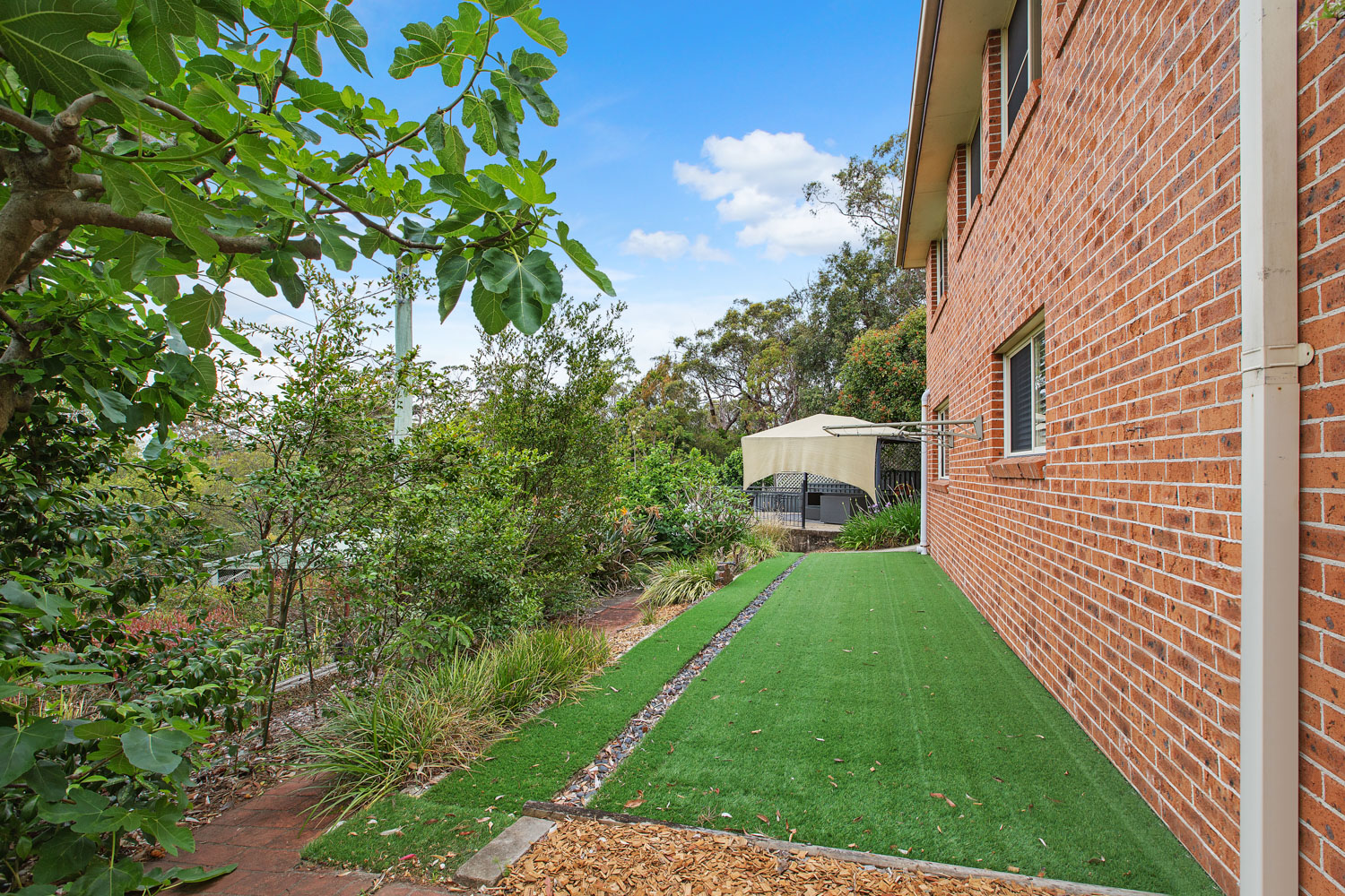 2 Crag Crescent, Bowen Mountain House For Sale In Bowen Mountain