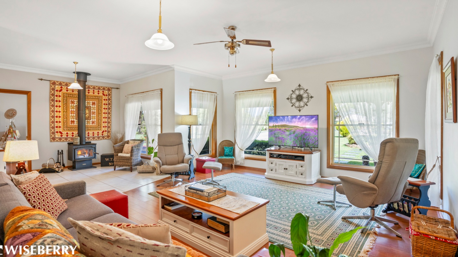 24 Gracelands Place, Pampoolah House For Sale In Pampoolah Wiseberry