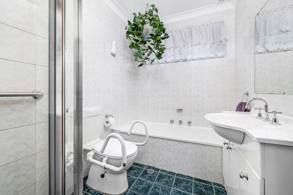 84 Denman Road, Hall House For Rent In Hall Wiseberry