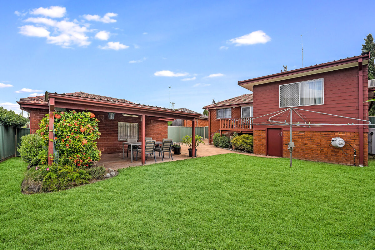 84 Denman Road, Hall House For Rent In Hall Wiseberry